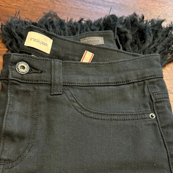 Sneak Peek Black Fringed straight leg Jeans, very soft. - Picture 10 of 10
